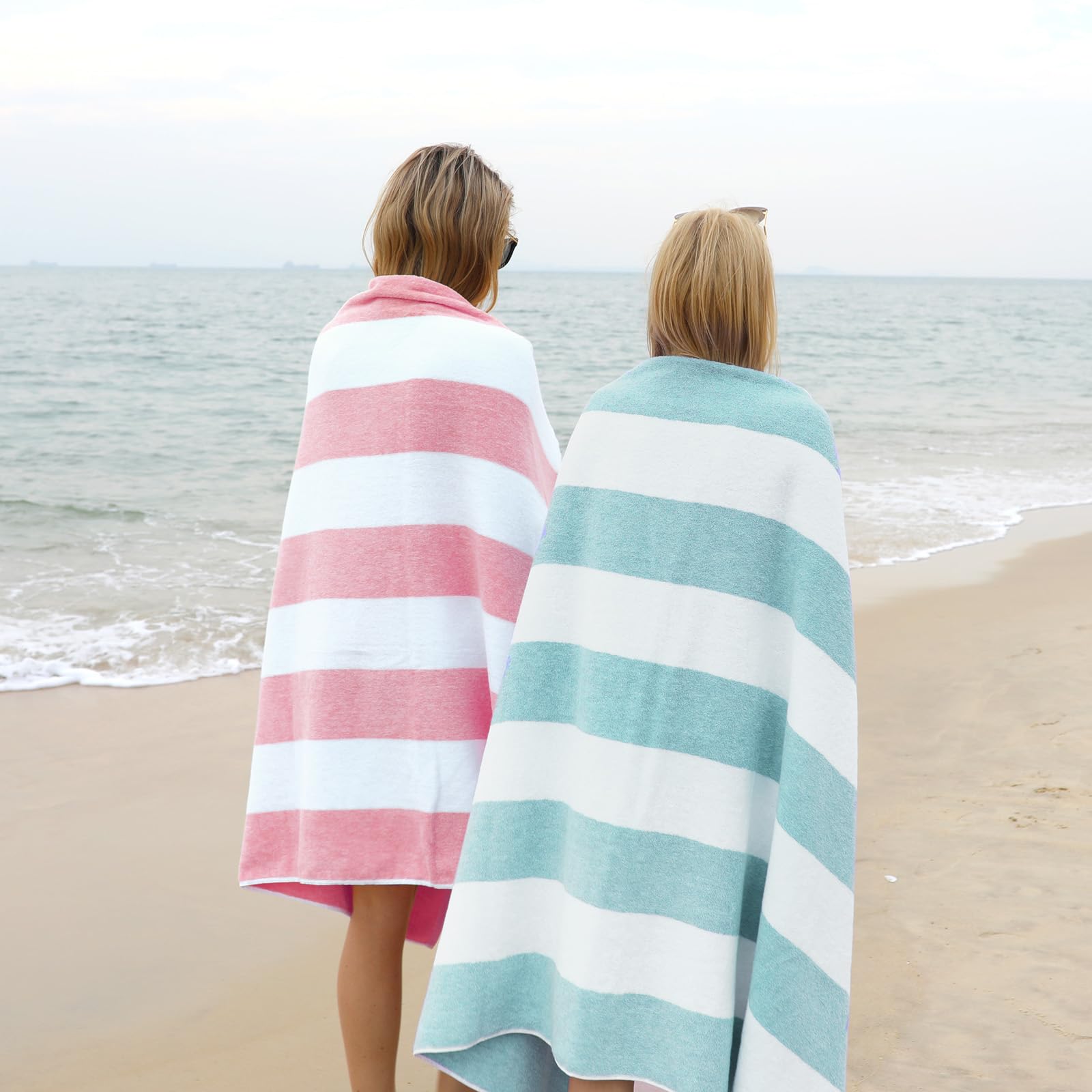CLOWOOD plush towel doubles as a soft blanket for sofa or picnics