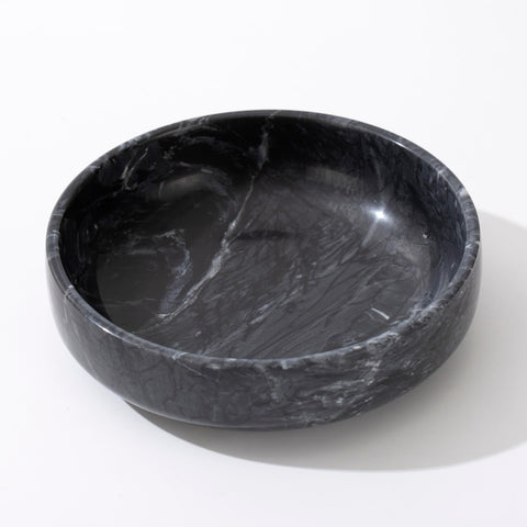 CM CHIC MONDAY entryway marble bowl keeps coins and keys neatly organized.