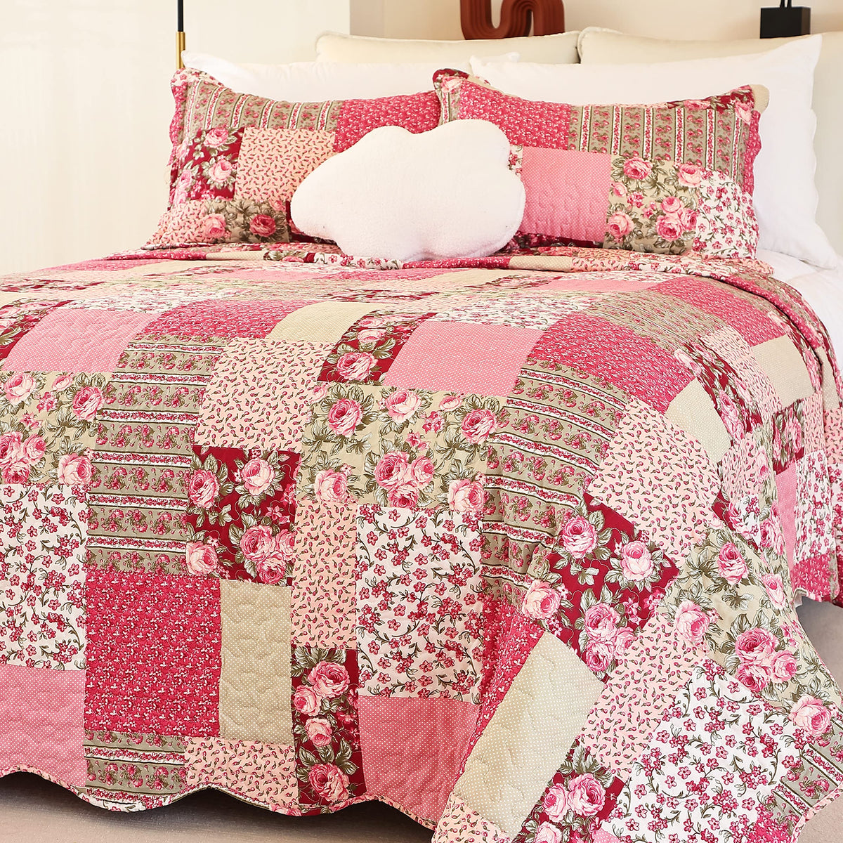 CMFshape Summer Floral Queen Quilt in soft microfiber for cozy all season comfort