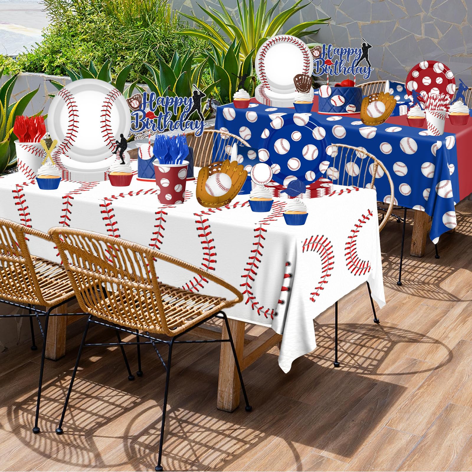 CMUSKO banner and cake topper create a festive gameday focal point