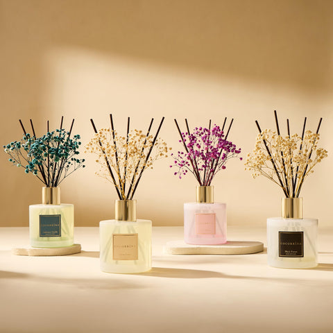 COCORRÍNA amber glass bottle close-up showcases premium diffuser design.