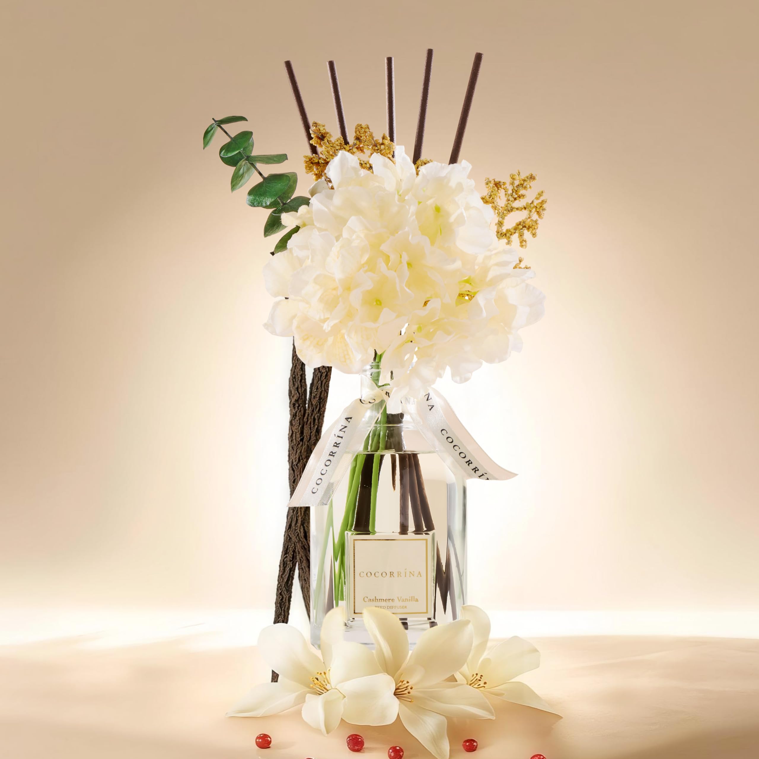 COCORRÍNA Floral Basket diffuser showcases elegant design for stylish home décor.