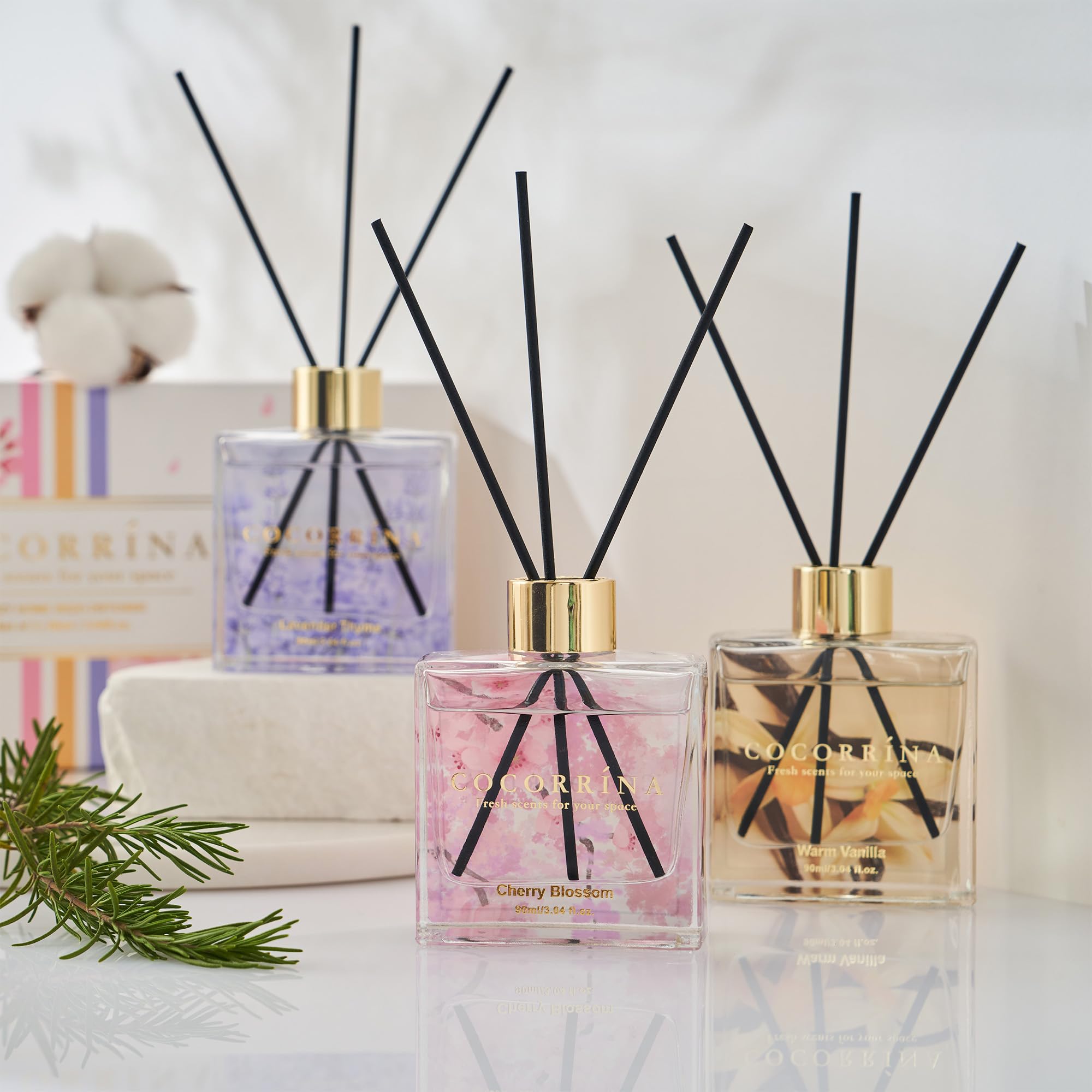 COCORRÍNA Lavender Thyme reed diffuser bottle creates a calm home atmosphere.