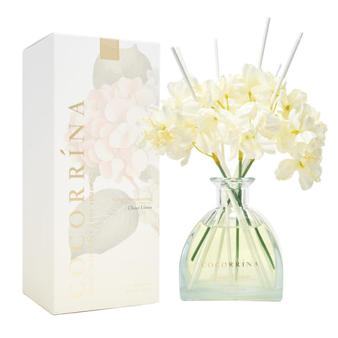 COCORRÍNA reed diffuser close-up showing elegant sticks and premium design.