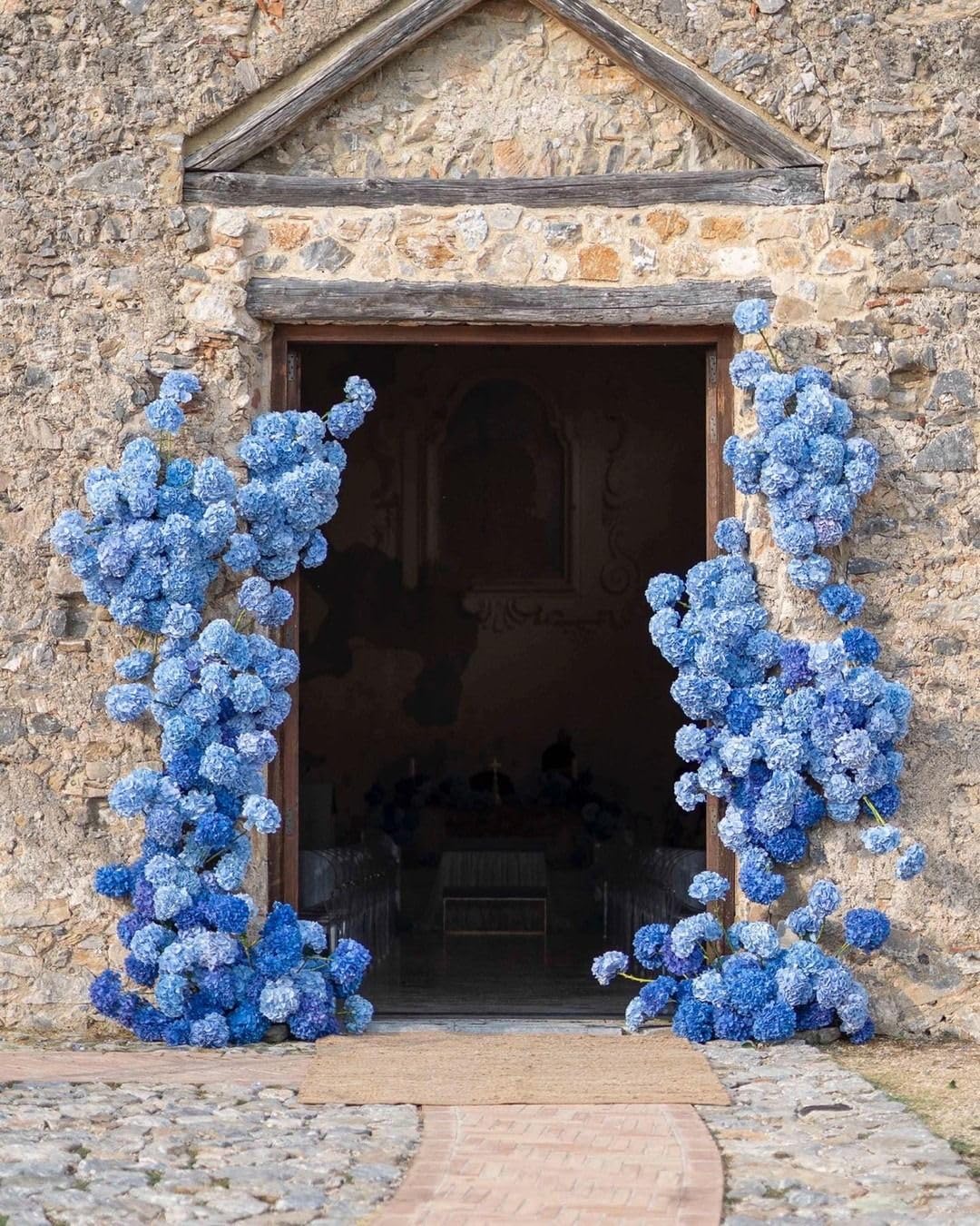 Coferset Hydrangea bedroom decor royal blue creates relaxing ambiance.