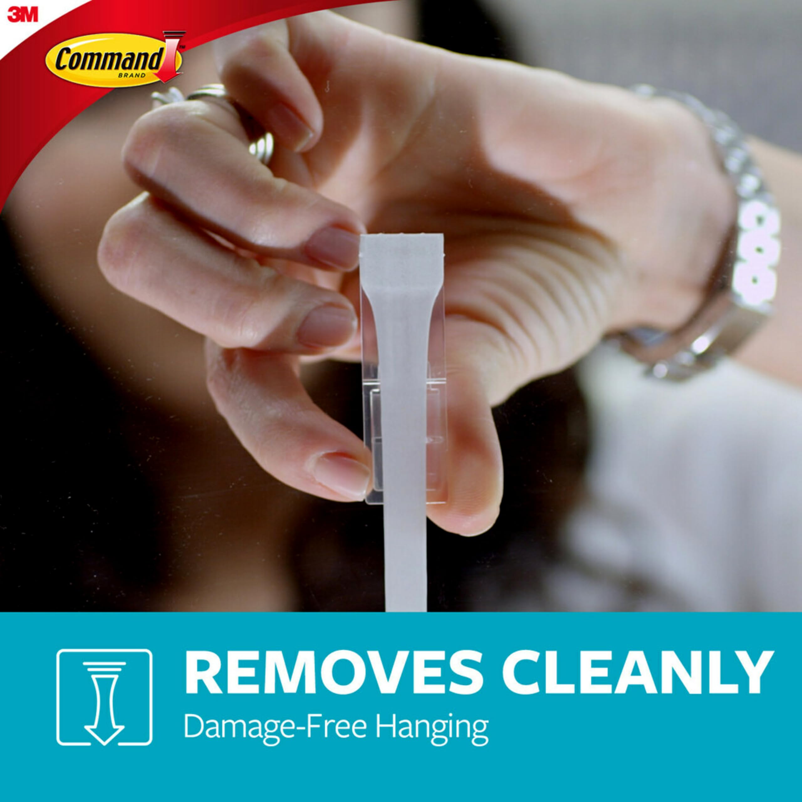 Command bath set clean removal leaves no holes or residue.
