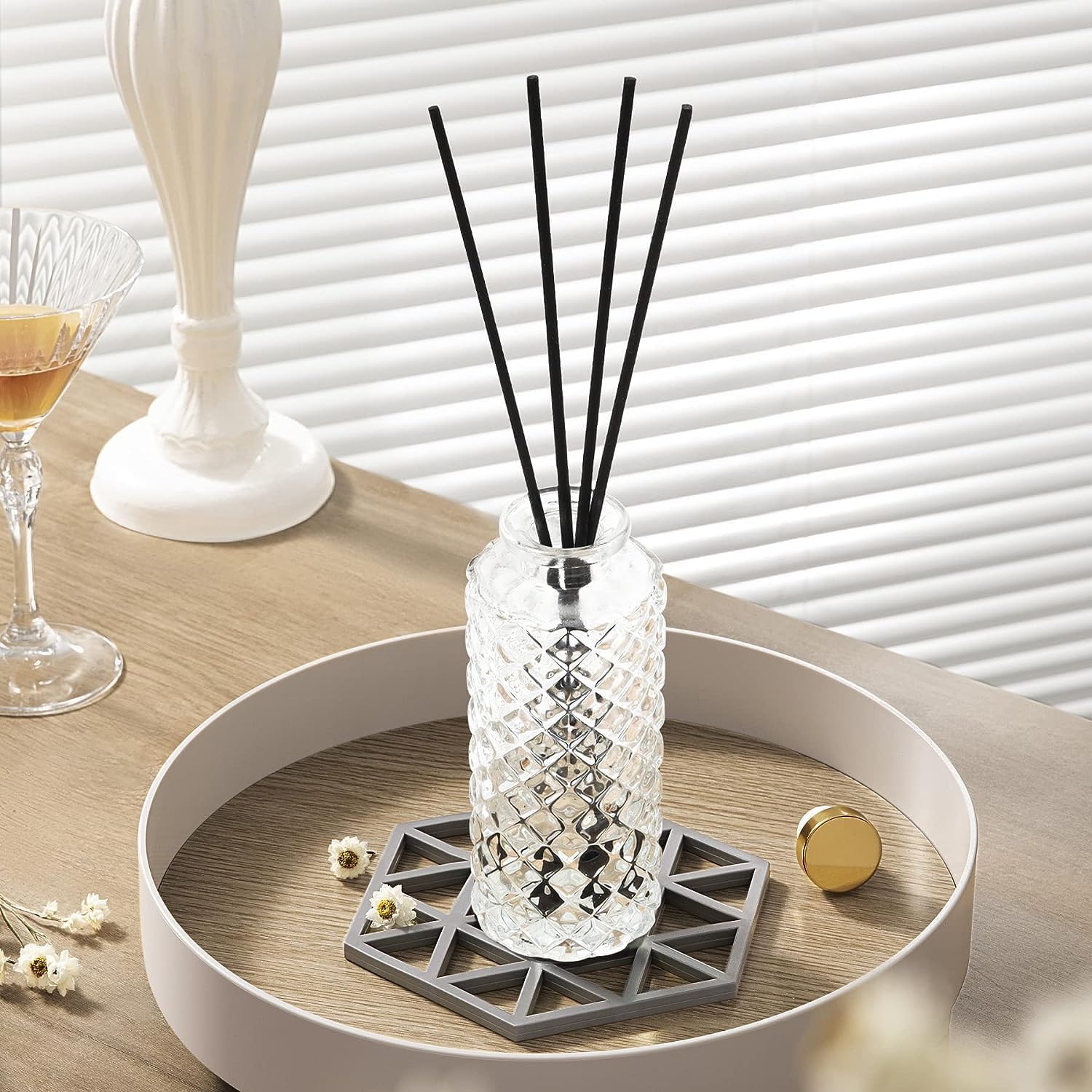 ComSaf vintage-style bud vase – perfect for seasonal arrangements.