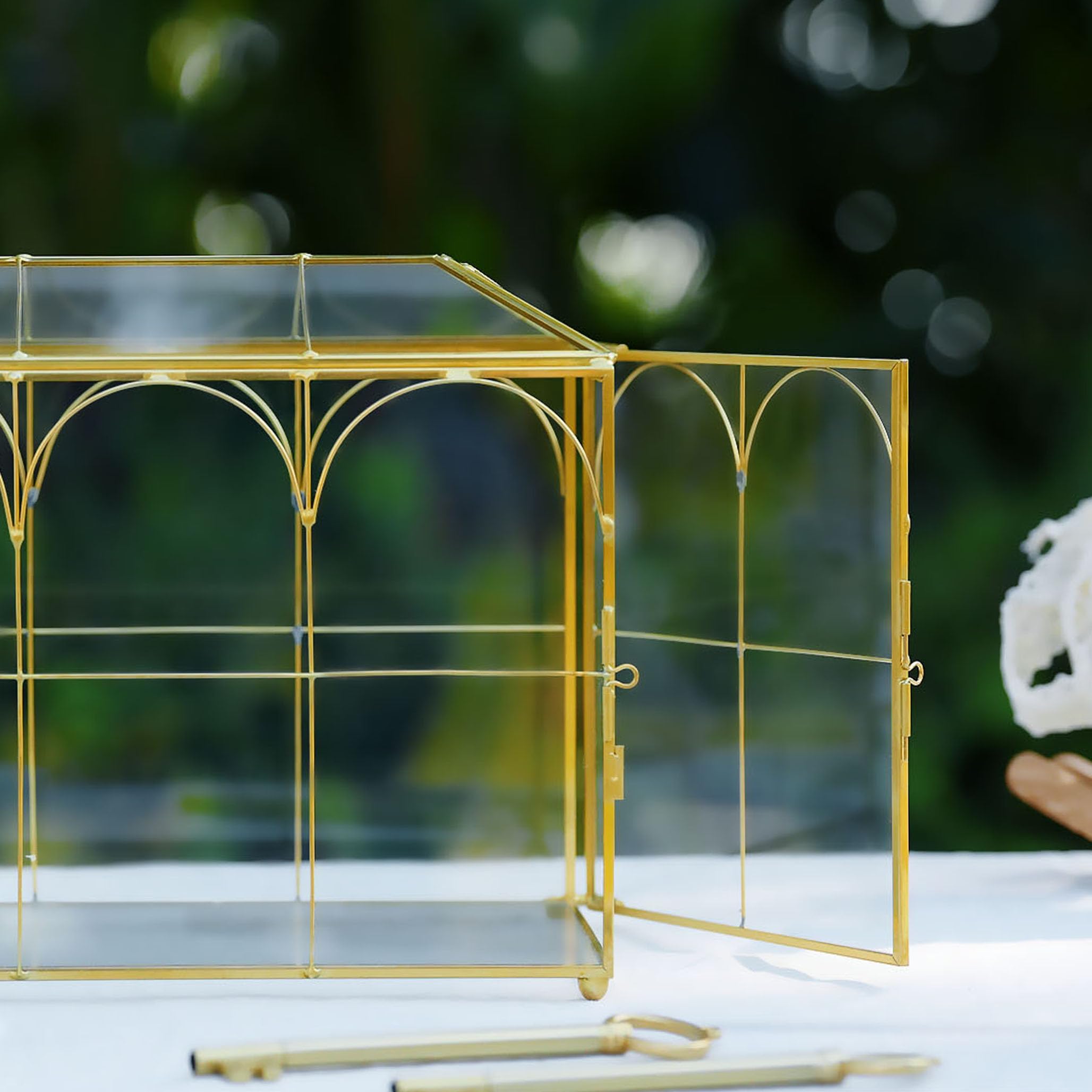 Corvanero reinforced glass construction designed for everyday event use