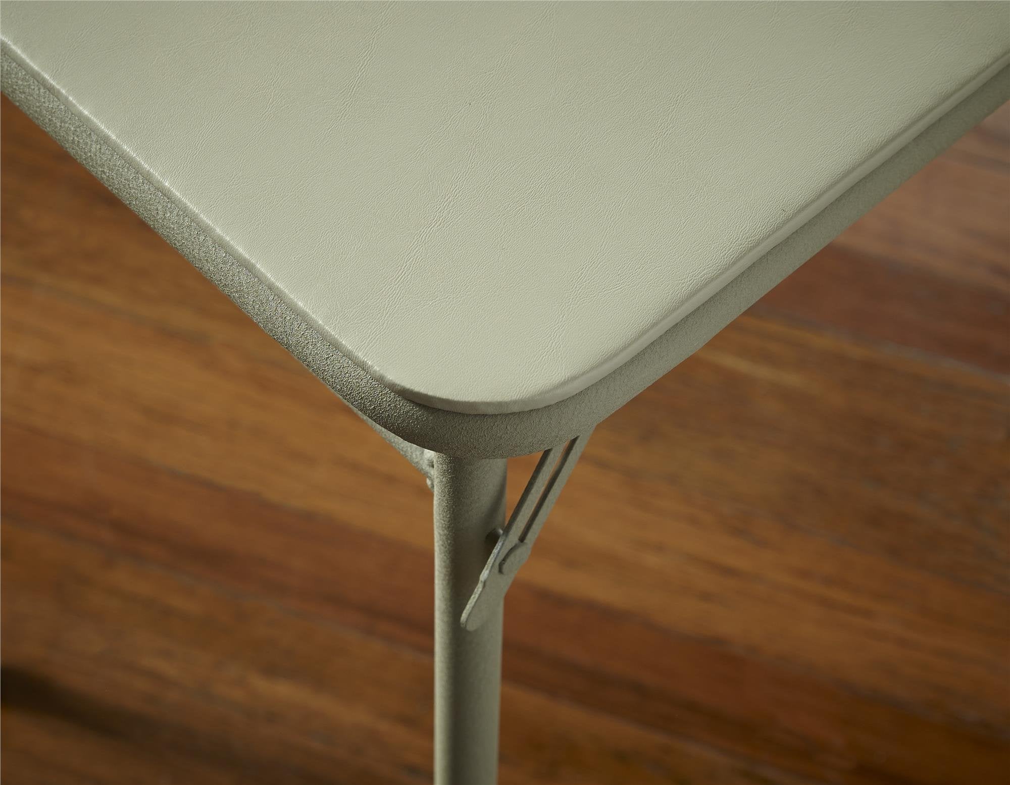 Cosco vinyl top is easy to wipe clean for quick mess cleanup.