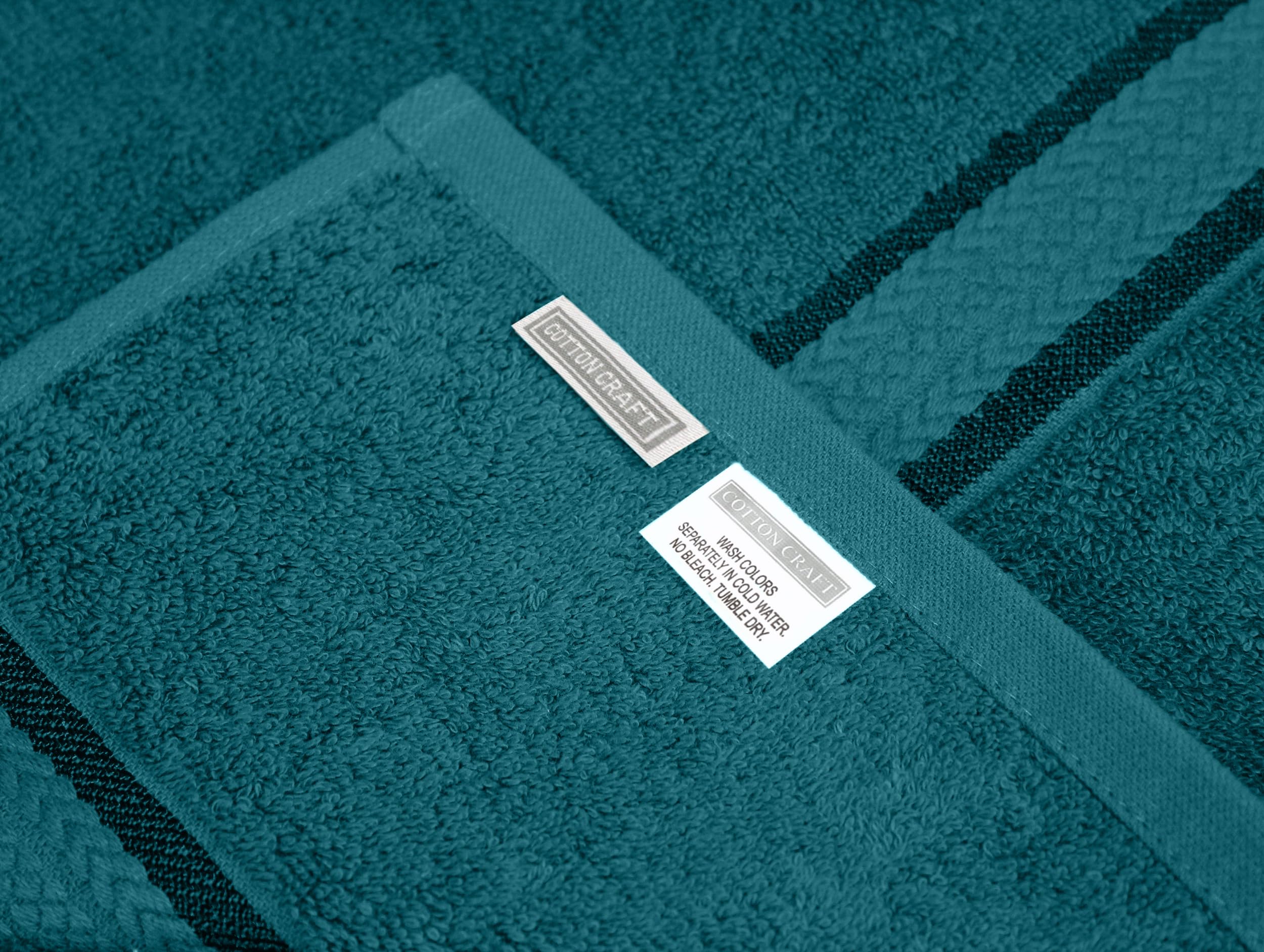 COTTON CRAFT close-up of 580gsm fabric emphasizes durability and absorbency.