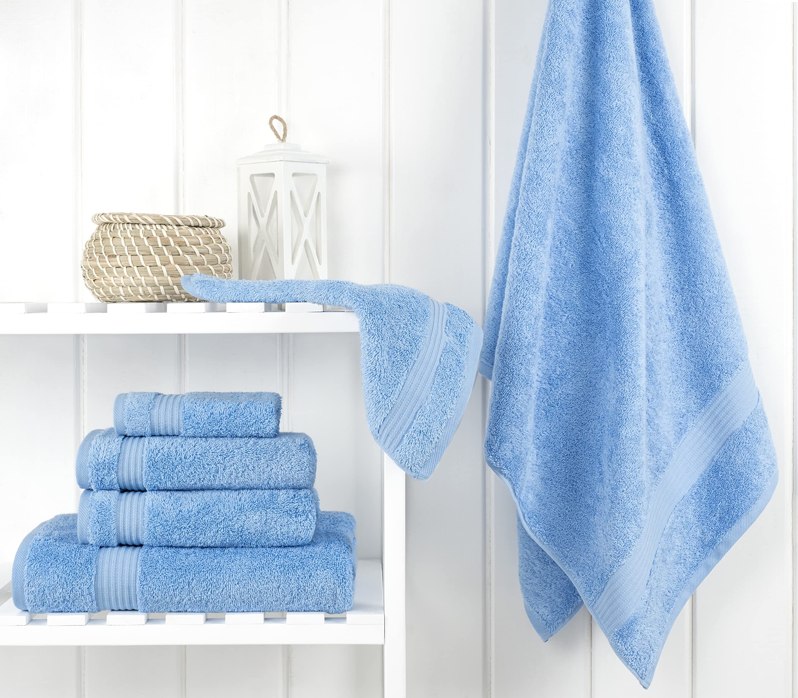 Cotton Paradise 600gsm closeup highlights thick, luxurious pile for quick drying.