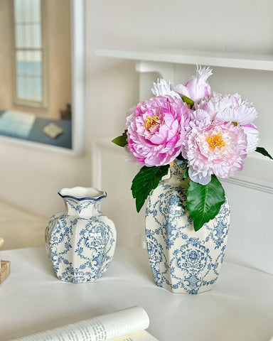 COZLIV Vintage Blue Ceramic Vase on dining table as a striking centerpiece.