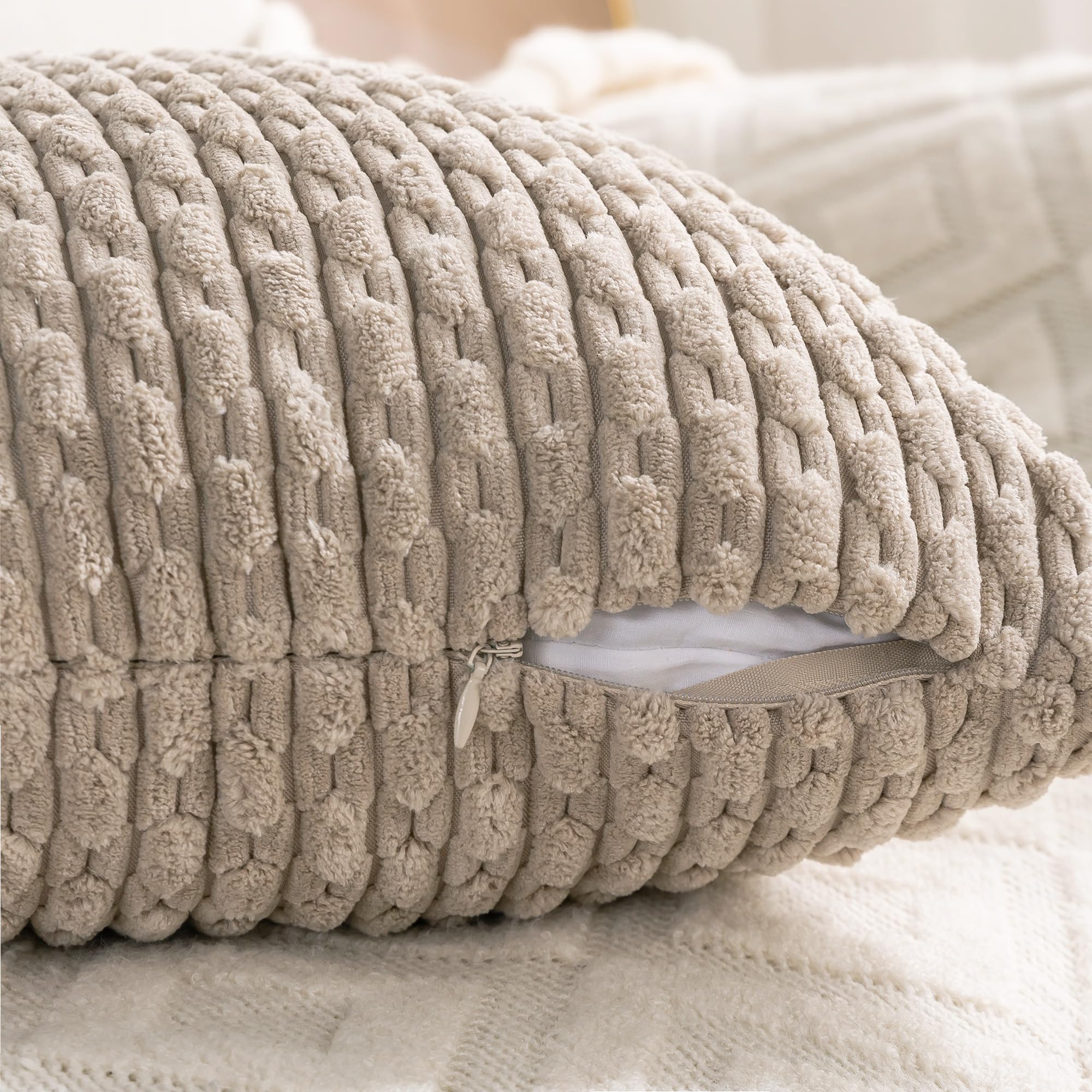 Cozoomy invisible zipper detail pillow cover 20x20 smooth edge look