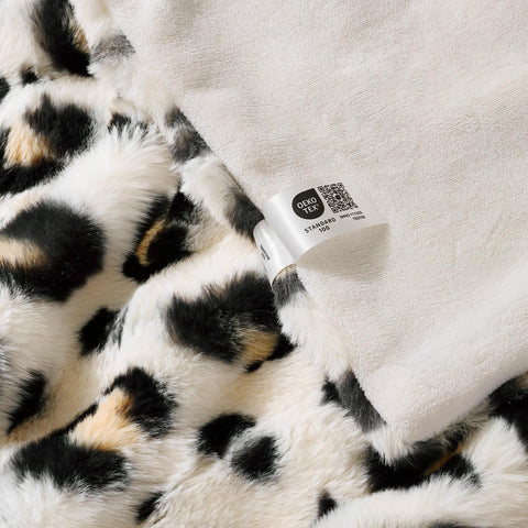 Cozy Bliss 630gsm fur face fabric delivers dense softness and warmth.