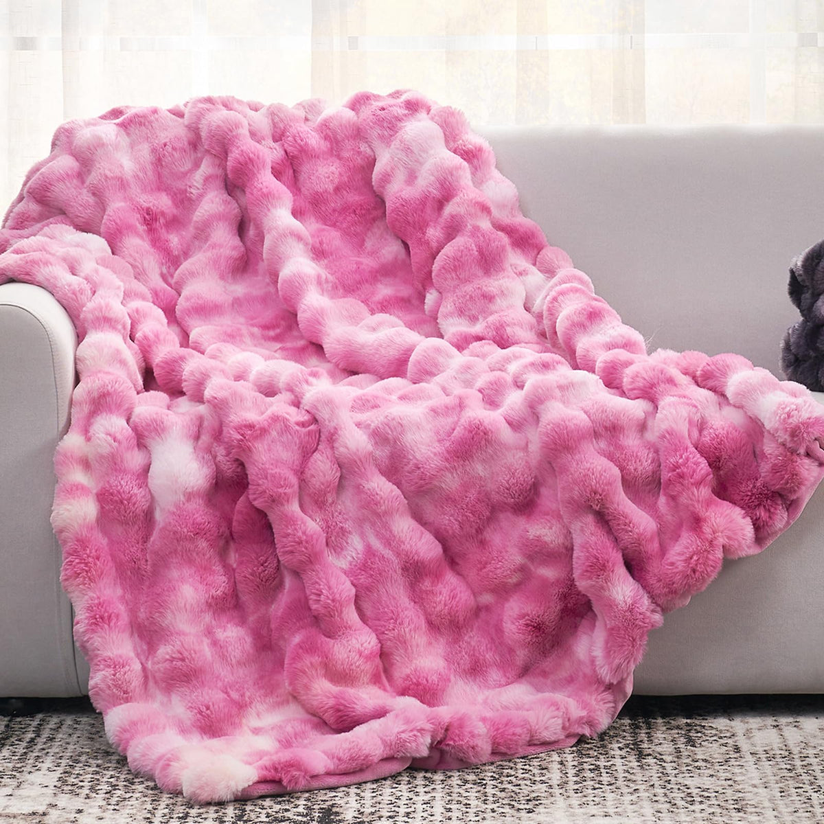 Cozy Bliss Bubble Throw on face-side fur texture for warm luxury