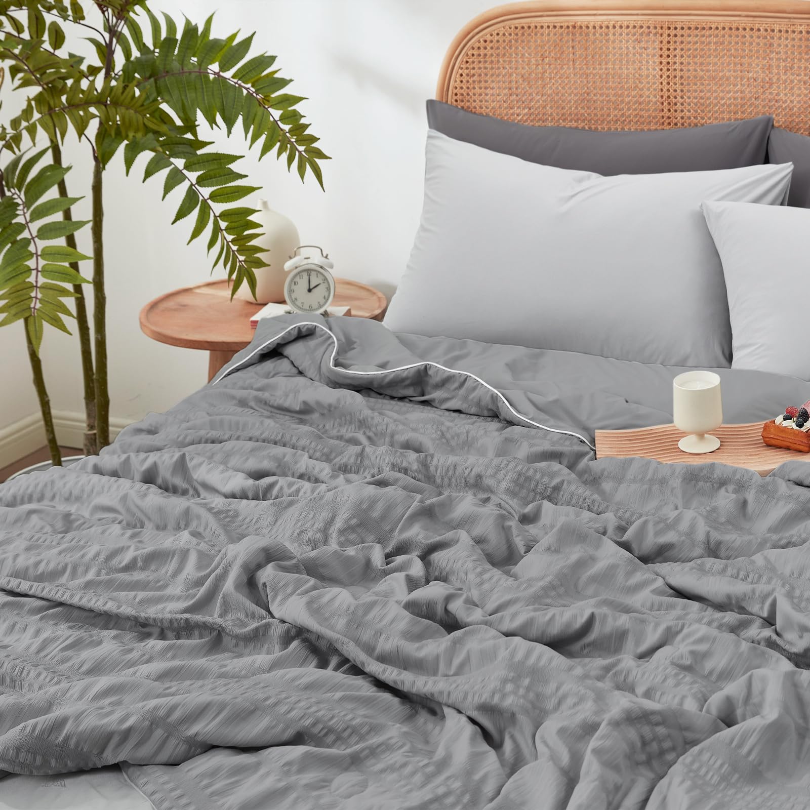 Cozy Bliss Durable stitching preserves softness and resists pilling after washes.