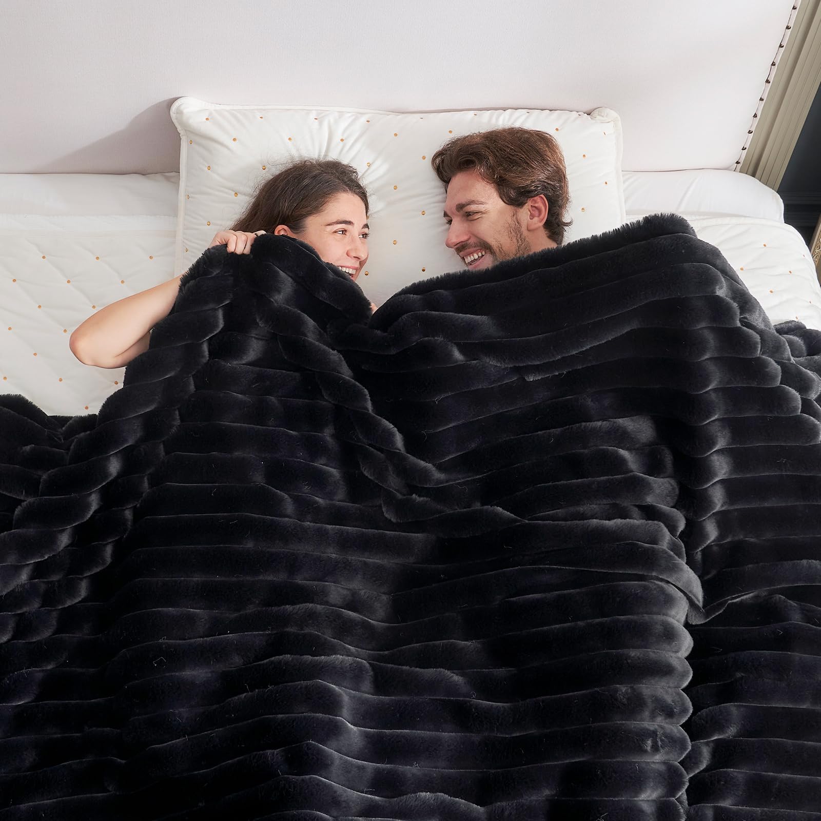 Machine-washable Cozy Bliss faux fur blanket maintains softness over time.