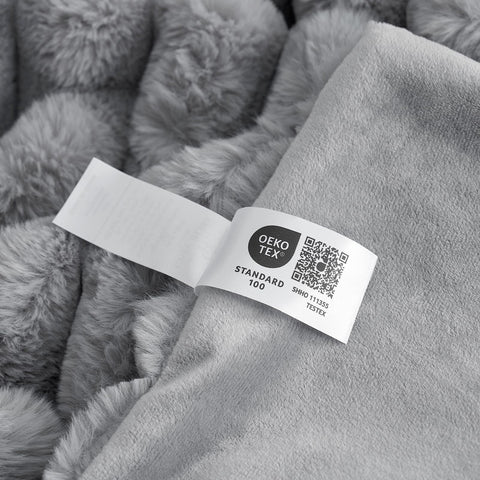 Machine-washable Cozy Bliss faux fur throw stays fresh