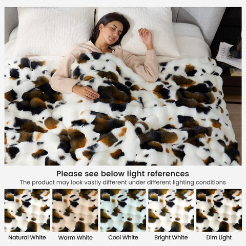 Gift-ready Cozy Bliss blanket perfect for housewarmings or holidays.