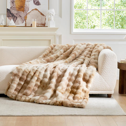 Cozy Bliss machine-wash care makes cleaning easy and convenient.