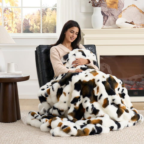 Machine washable Cozy Bliss throw maintains color and softness.