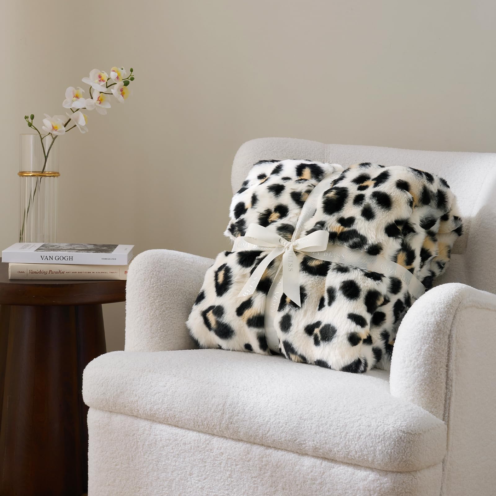 Cozy Bliss micromink inside provides silky warmth on chilly evenings.