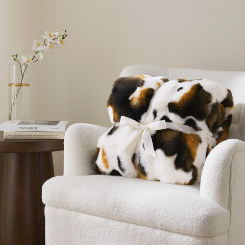Cozy Bliss micromink lining adds extra softness and durability.