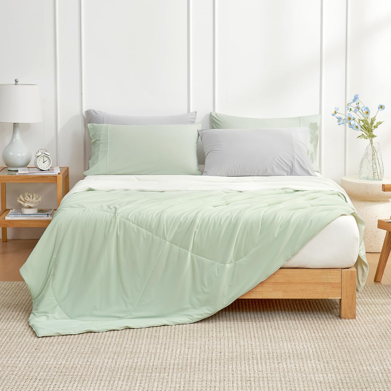 Cozy Bliss Q-Max fabric close-up showing rapid heat absorption and moisture evaporation
