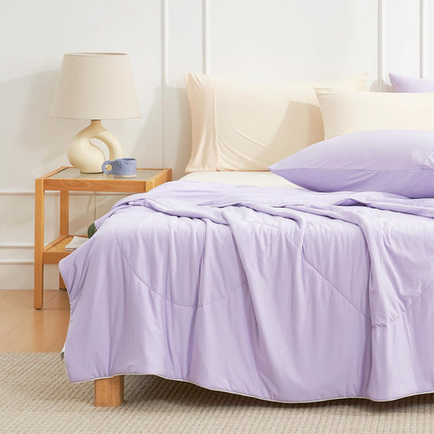 Cozy Bliss queen-size 90x90 shown on bed for shared use
