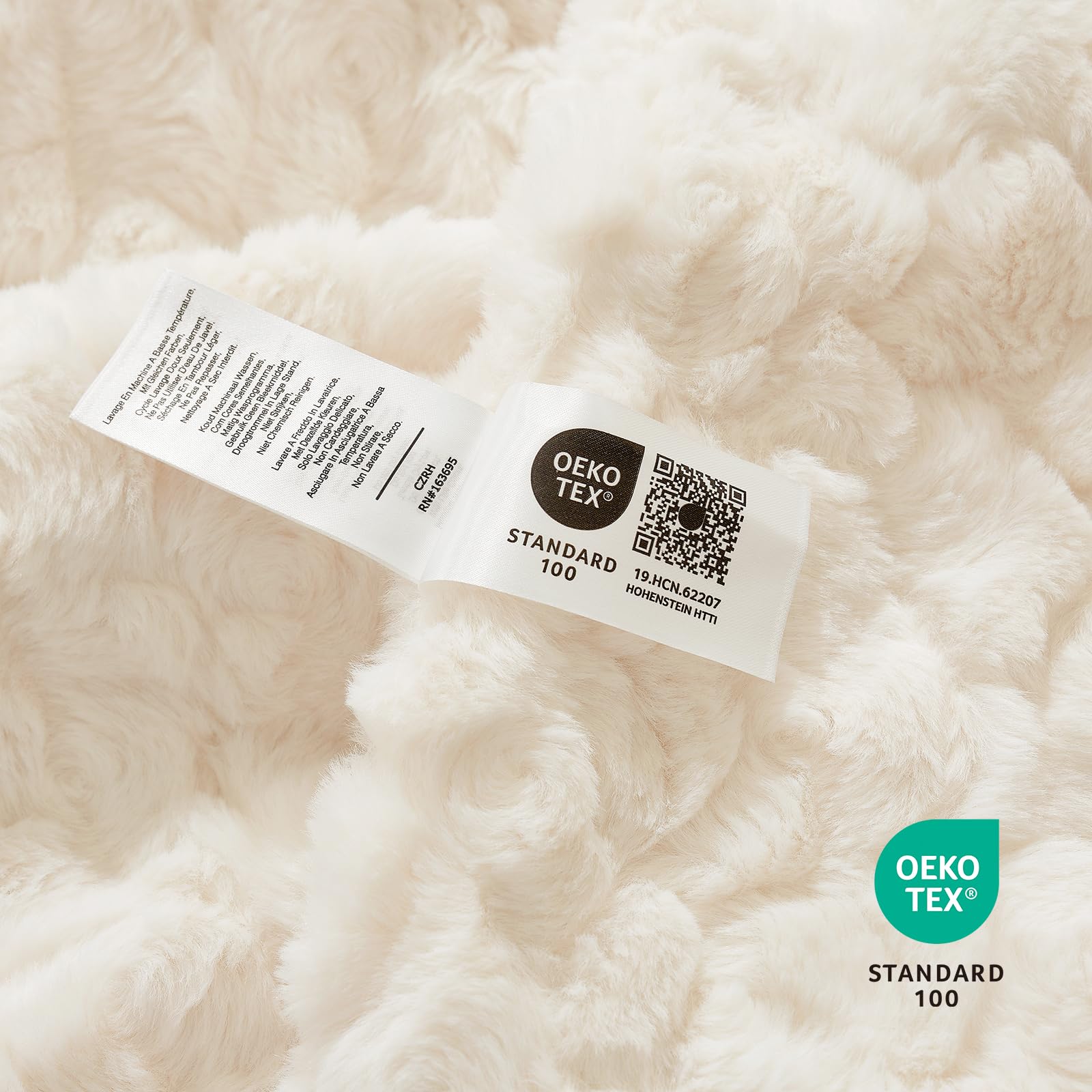 Cozy Bliss triple-anti fleece technology reduces shedding and static