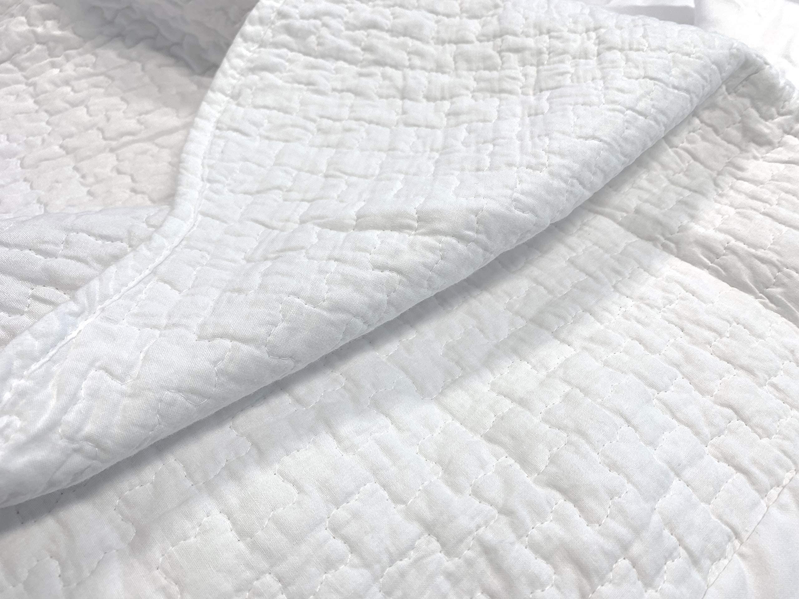 Cozy Line bed skirt with 16-inch drop hides the bed base neatly