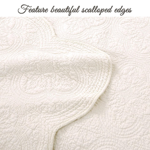 Cozy Line king shams close-up with ivory finish