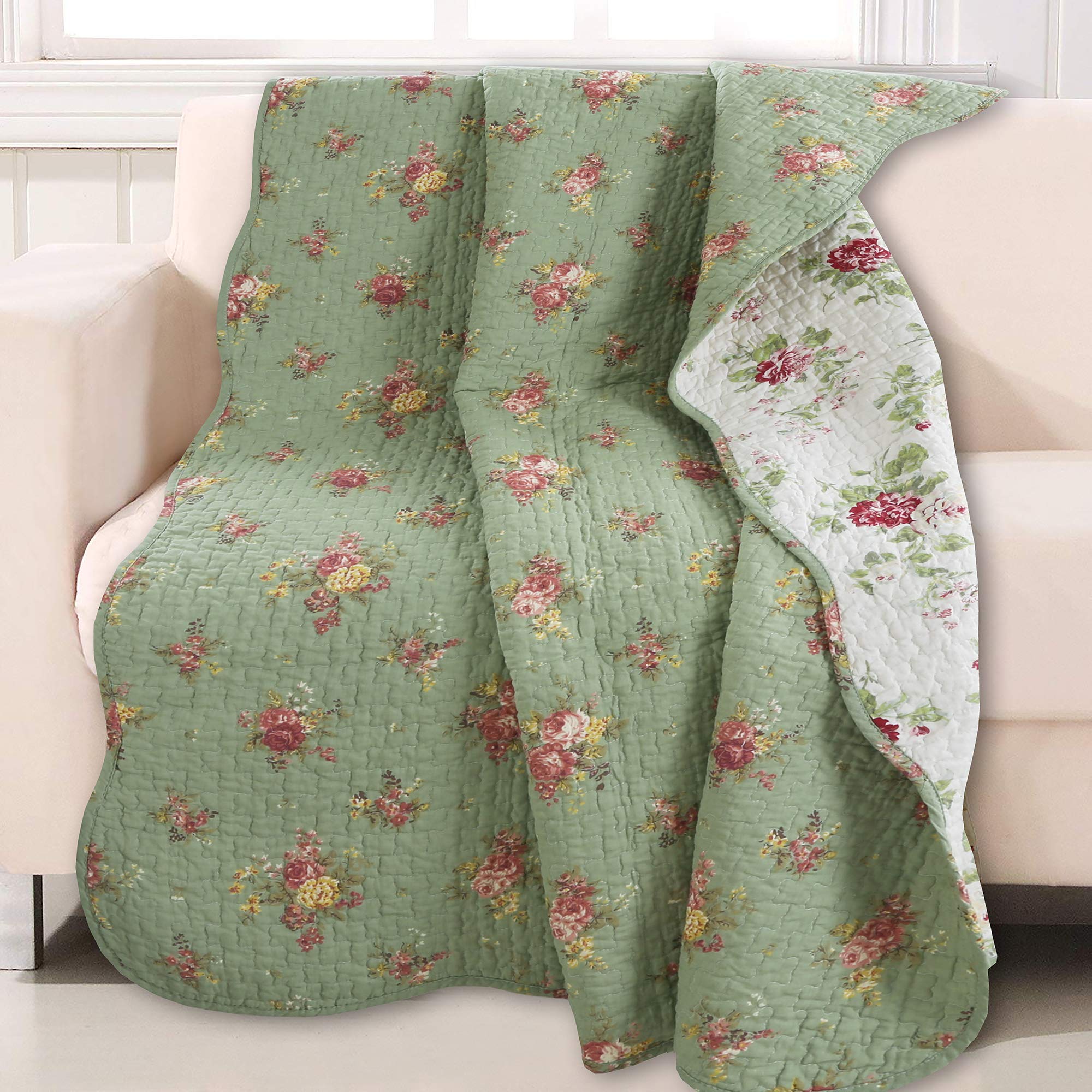 Cozy Line Blossom throw front view highlighting breathable cotton fabric.