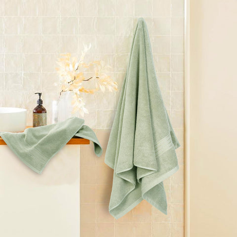 COZYART zero-twist weave demonstrates fast absorbency and quick drying.