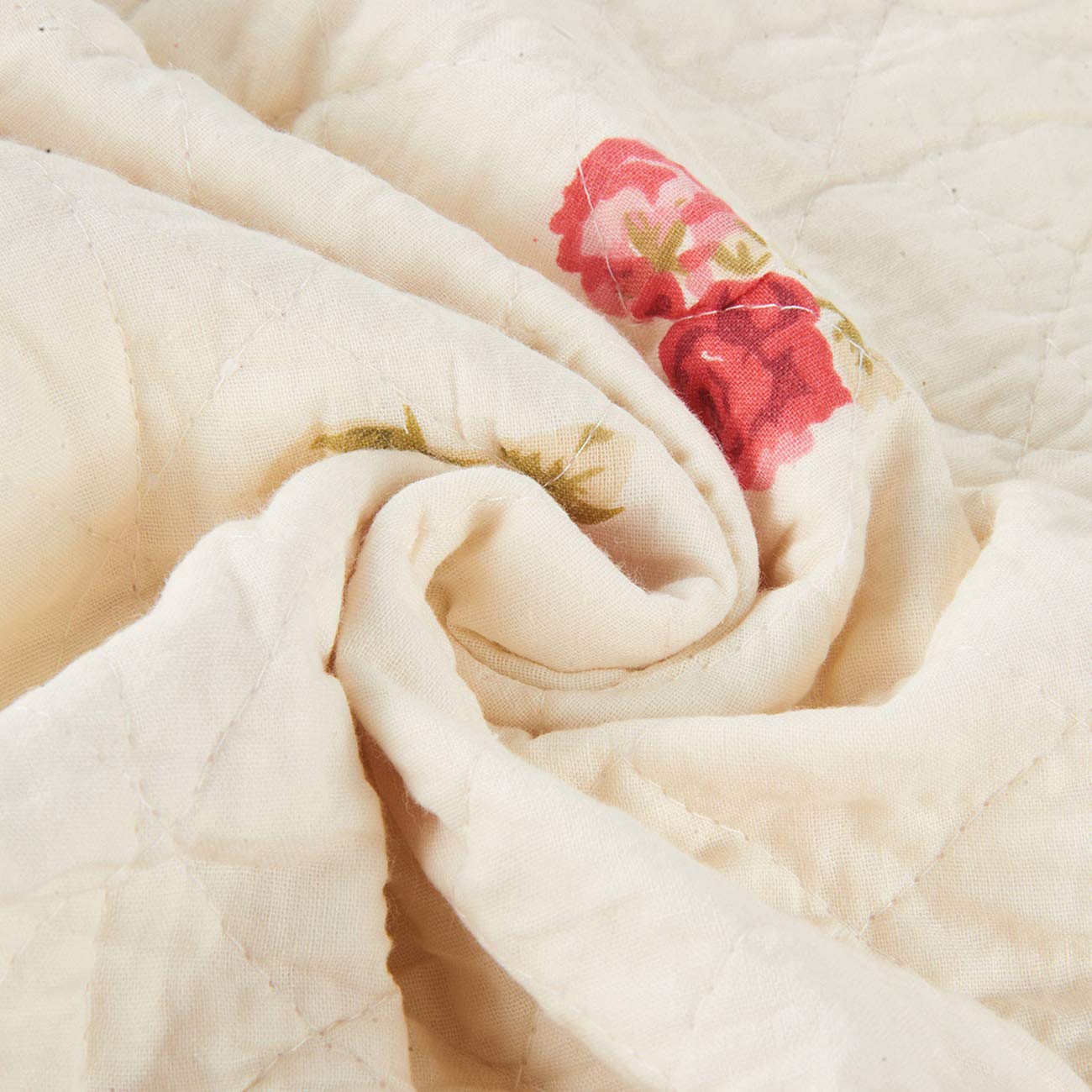 Cozyholy machine washable quilt preserves softness with each wash