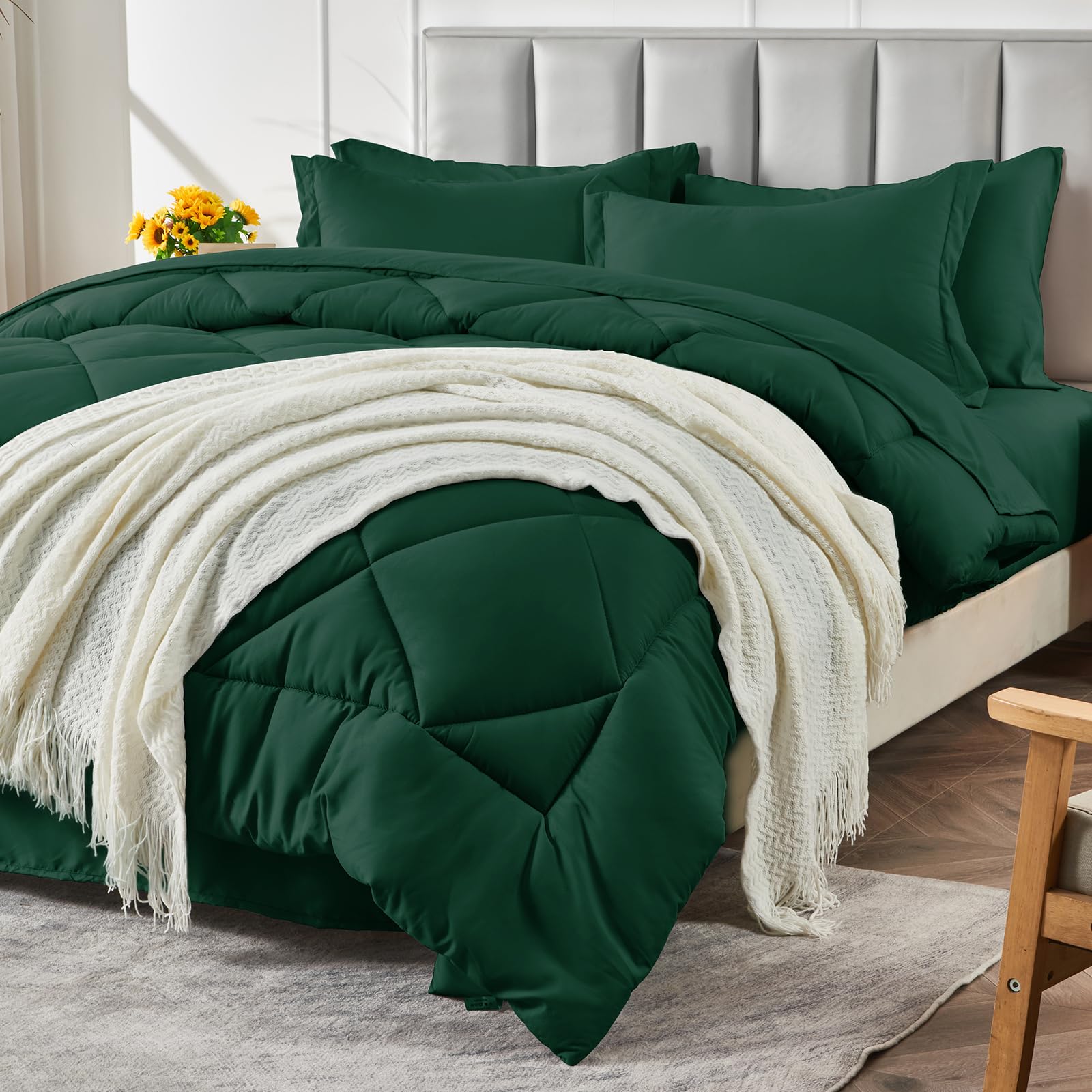 CozyLux All-season bedding adapts to year-round temperature changes.
