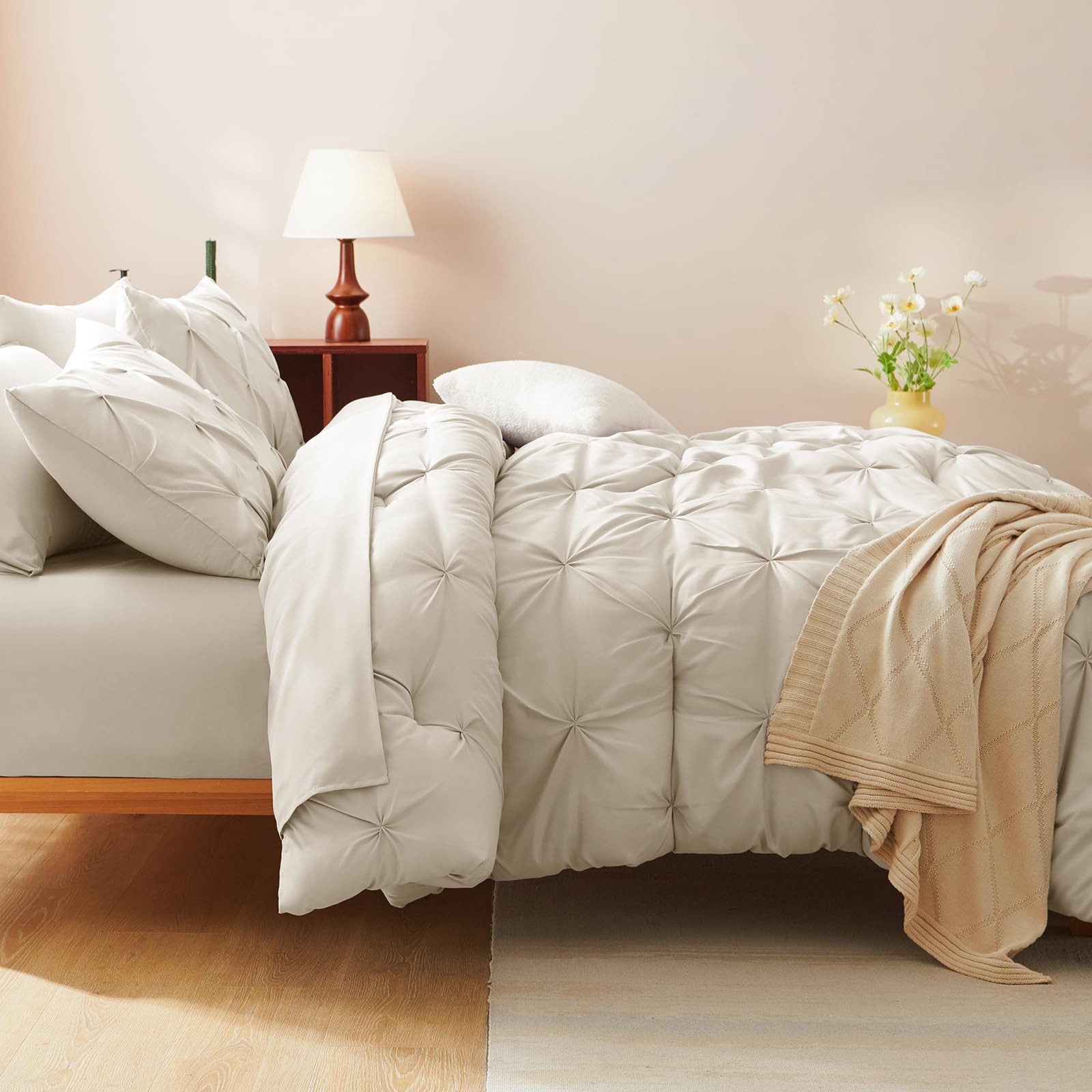 CozyLux all-season down-alternative fill delivers cozy warmth.