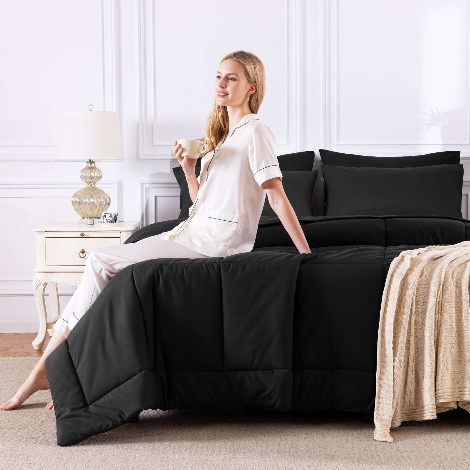 CozyLux bedding in all-season warmth suitable for year-round use