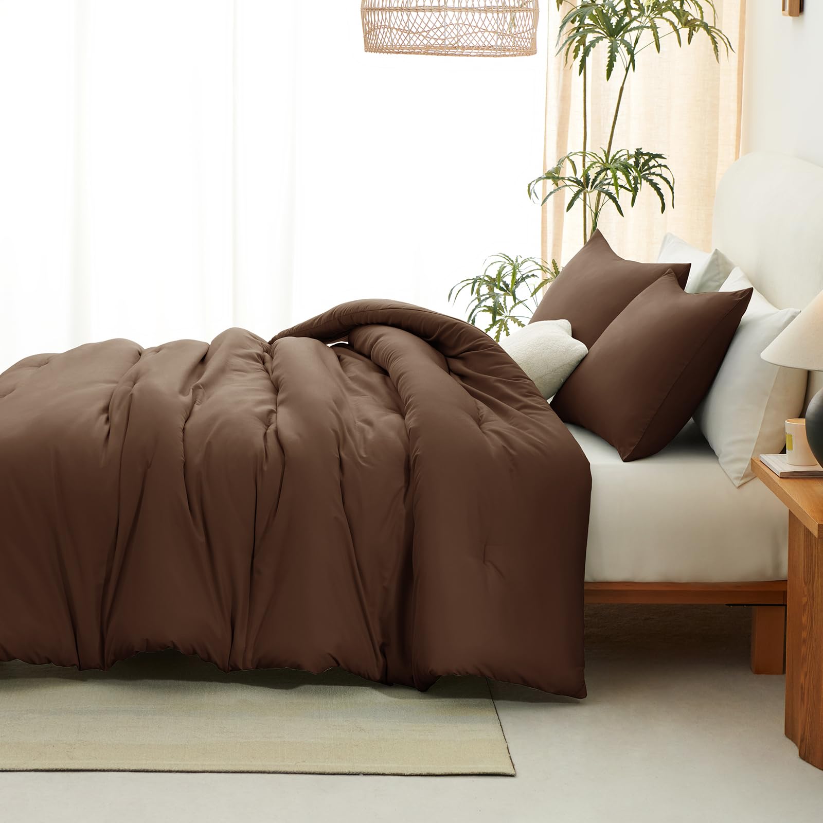CozyLux all-seasons comforter set demonstrates lightweight warmth for year-round sleep