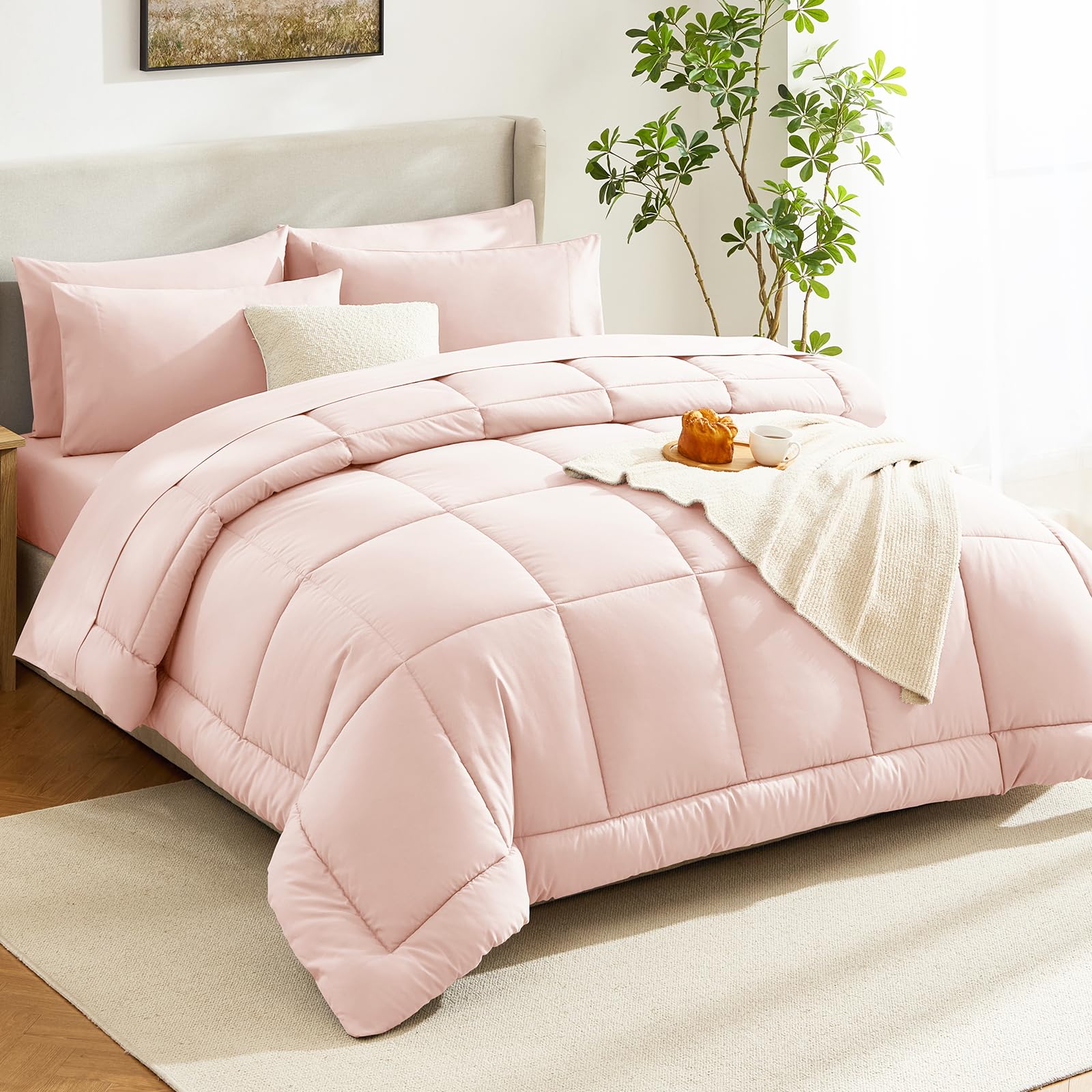 CozyLux all-season warmth concept for versatile year-round bedding