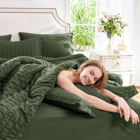 CozyLux bedding is machine washable for convenient care.