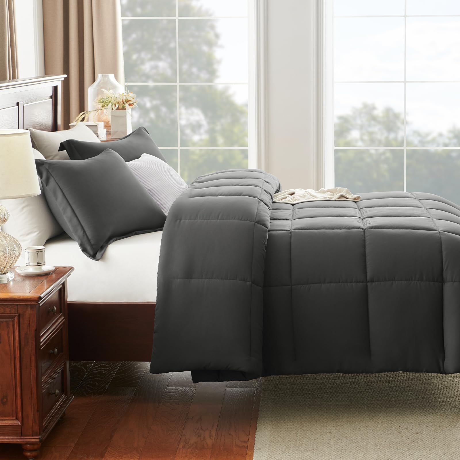 All-season use with lightweight warmth and breathable microfiber from CozyLux.