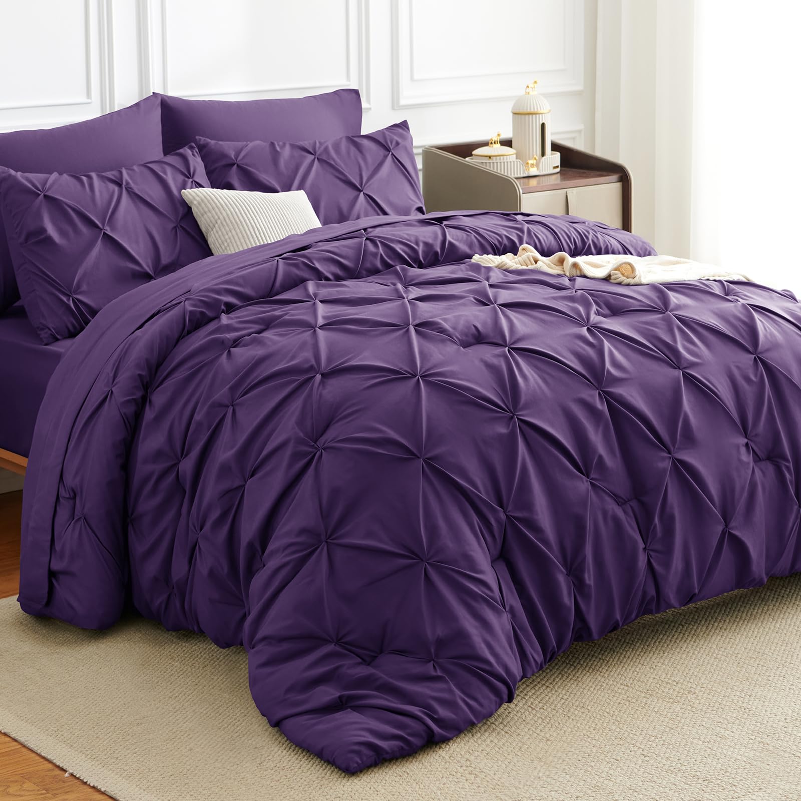 CozyLux deep-pocket fitted sheet shown on mattress up to 14 inches for secure fit