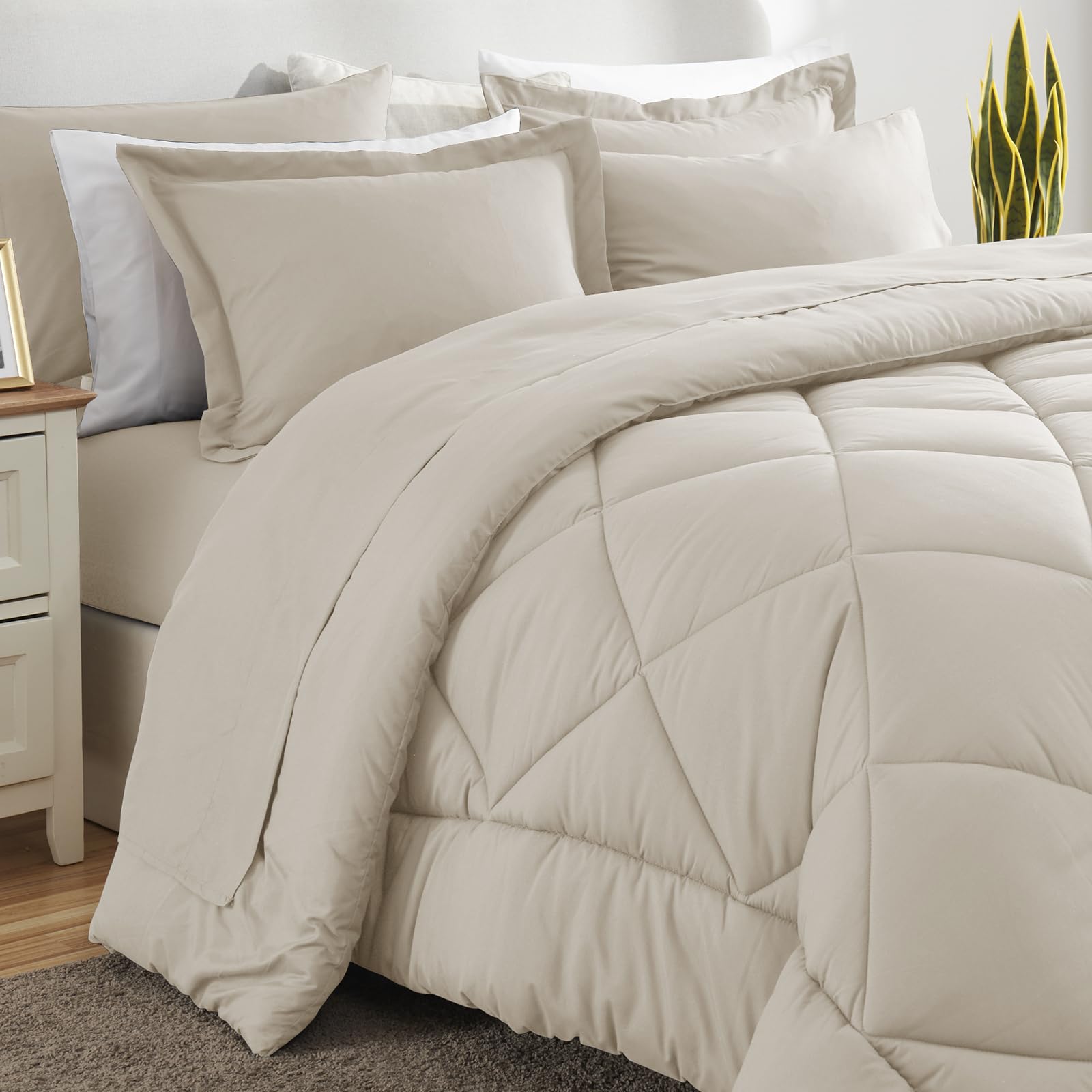 CozyLux deep-pocket fitted sheet secures up to 14-inch mattresses without shifting.