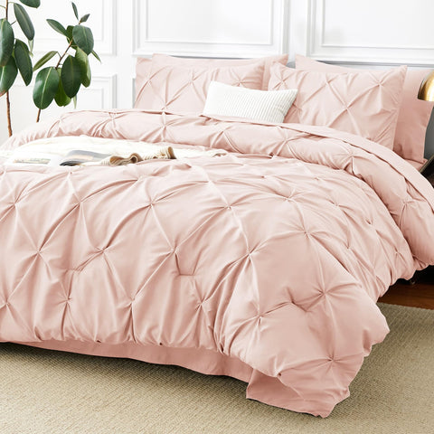 CozyLux easy-care set is machine washable and quick to refresh.