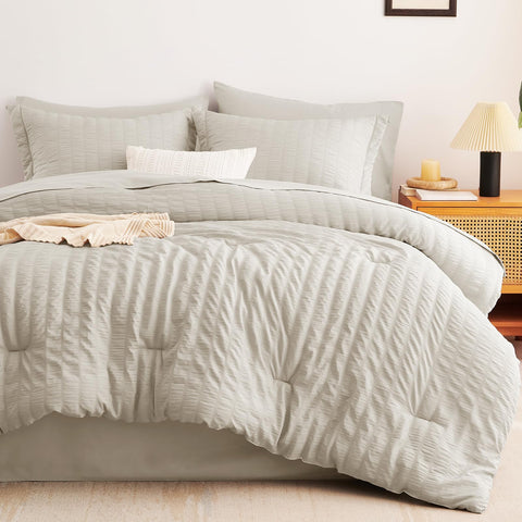 CozyLux elastic deep-pocket sheet keeps mattress secure up to 14 inches.