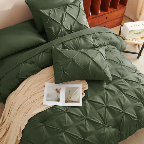 CozyLux fitted sheet features deep pockets for secure non-slip fit on mattresses up to 14 inches.