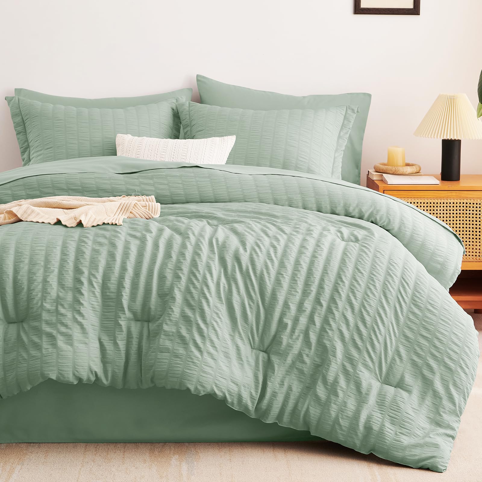 CozyLux all-seasons seersucker design supports year-round comfort and care.