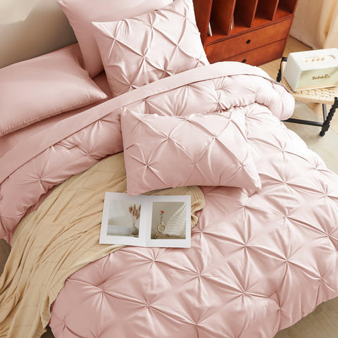 CozyLux microfiber bedding feels soft, breathable, and skin-friendly.