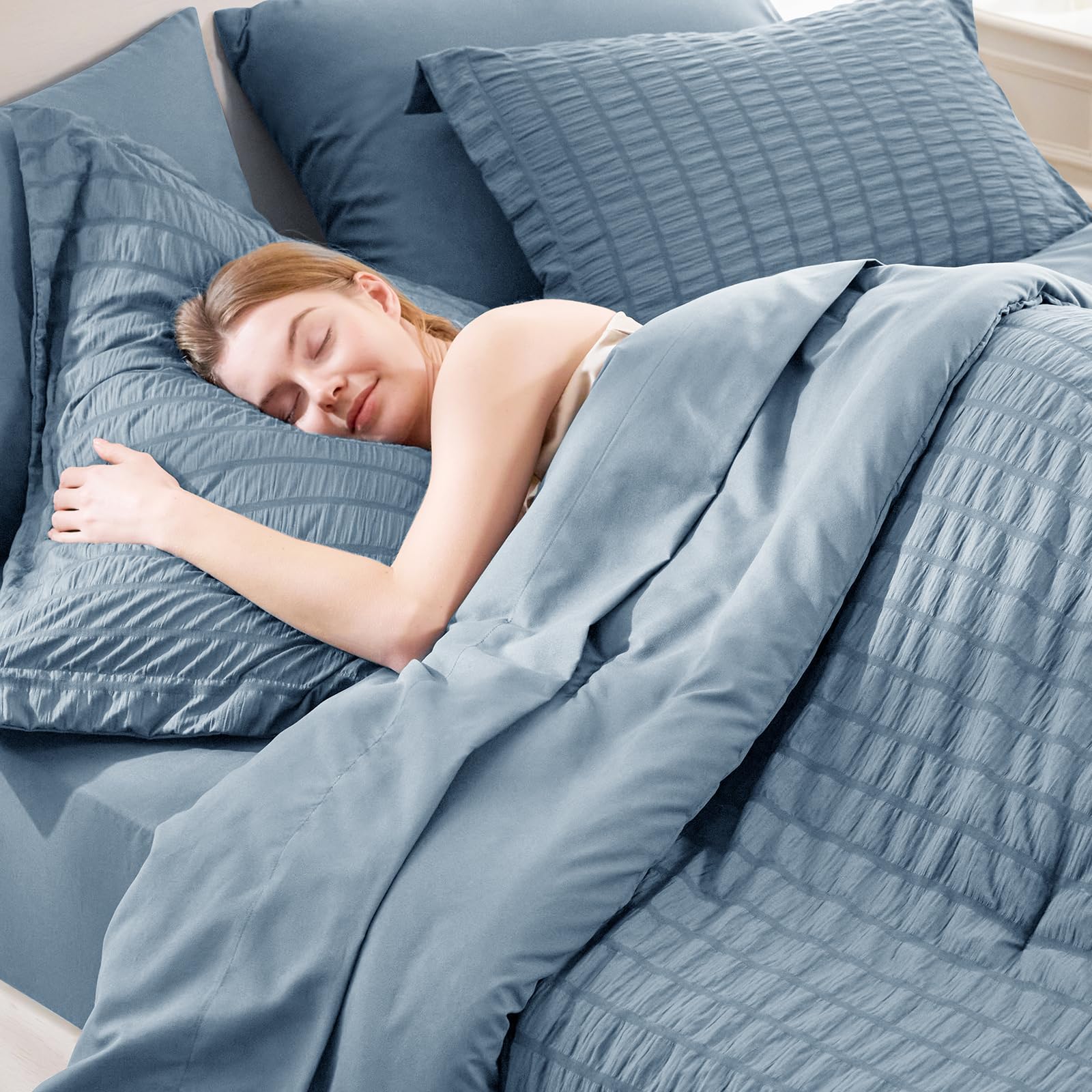 CozyLux deep-pocket fitted sheet securing a 14 inch mattress depth.